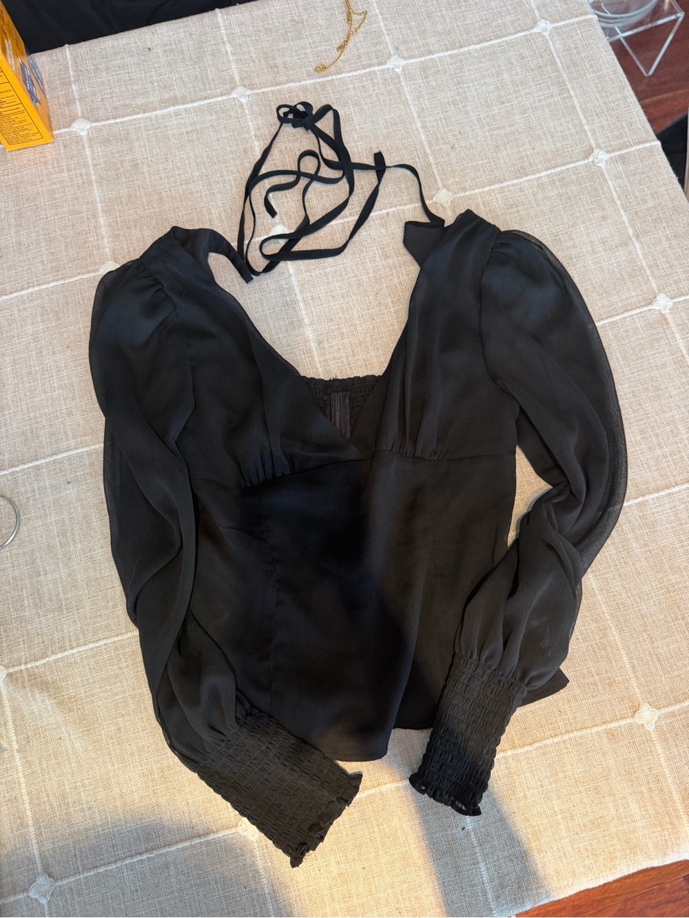 BLACK FLOWY TOP XS